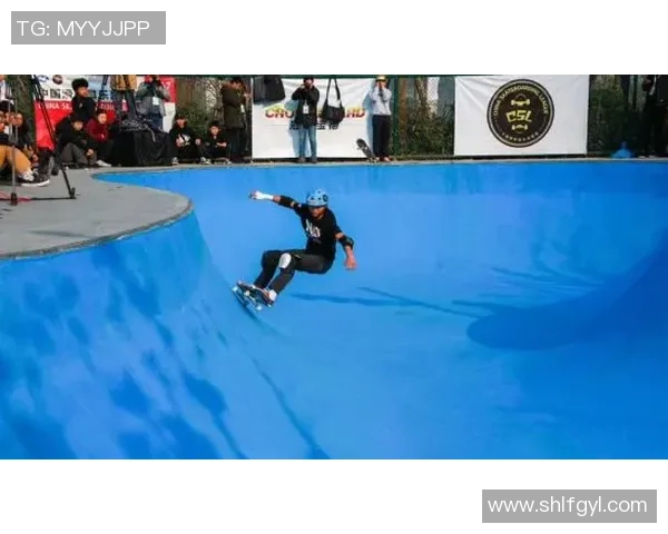 南京滑板队在极限运动联赛中的默契配合与精彩表现分析